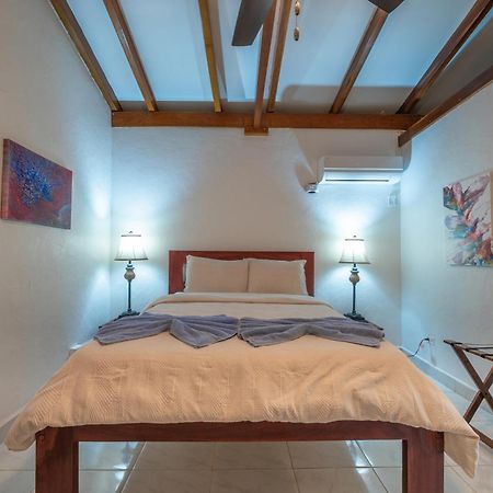 הופקינס Parrot Cove Lodge מראה חיצוני תמונה