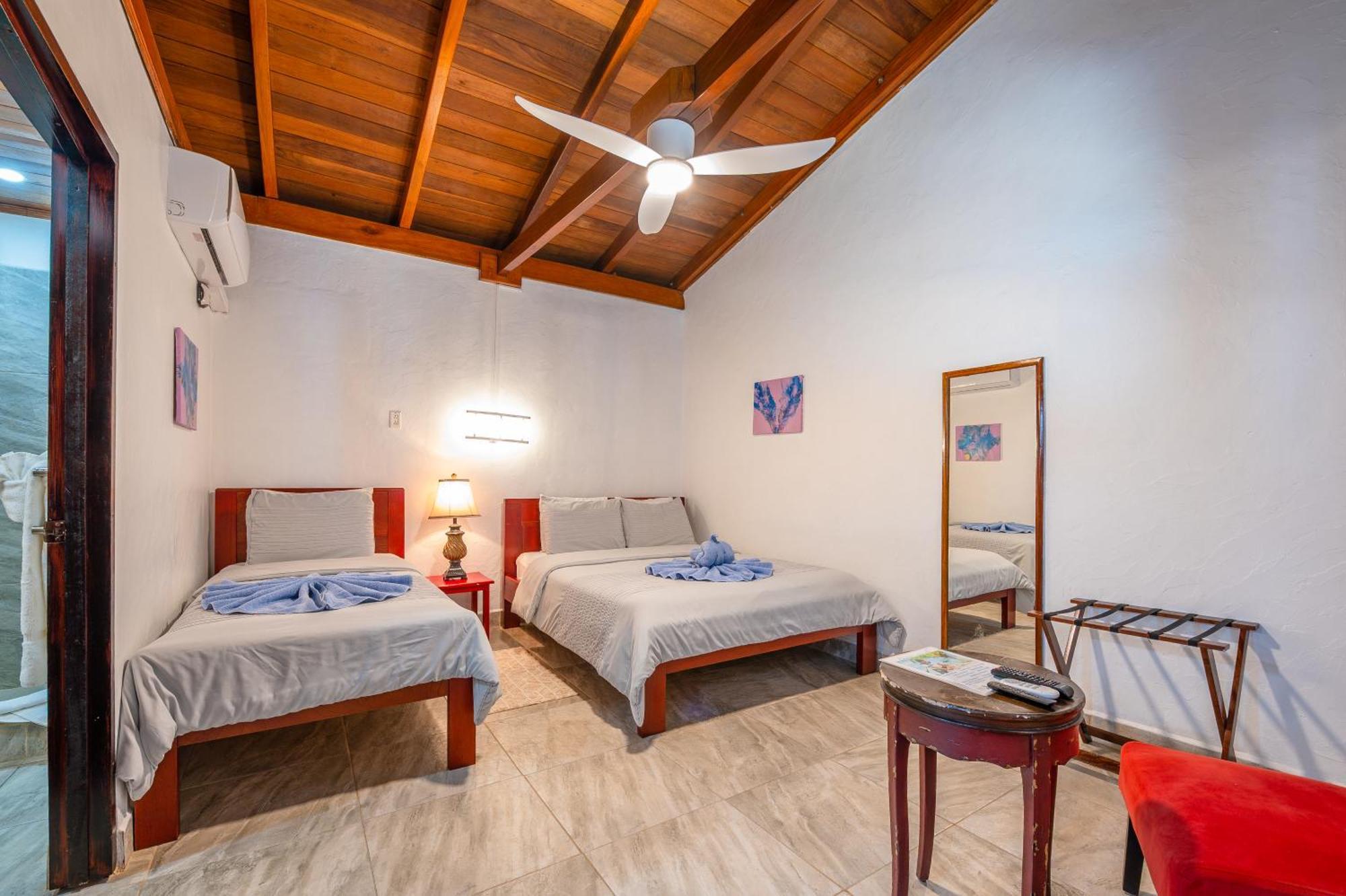 הופקינס Parrot Cove Lodge מראה חיצוני תמונה